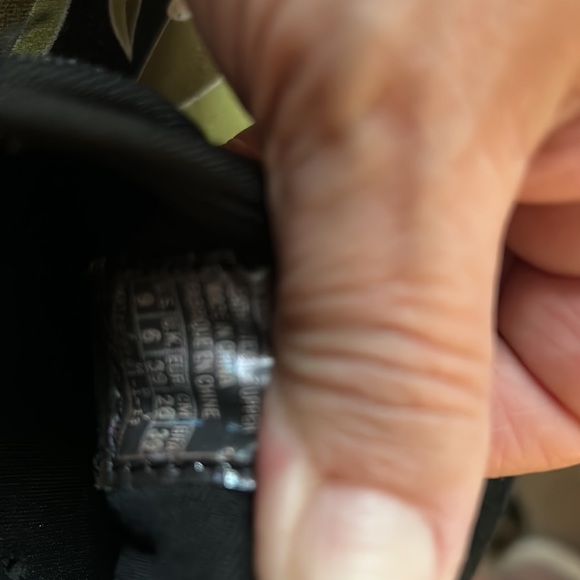 Skechers! - Picture 3 of 4